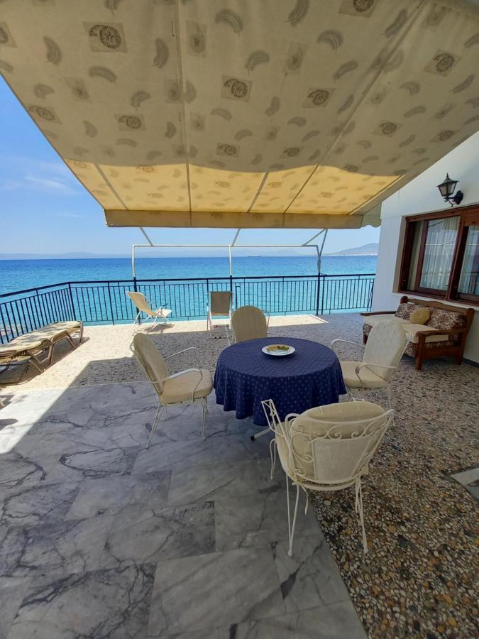 Ekie Apartment With Sea View Kalamata Eksteriør billede