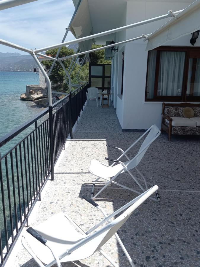 Ekie Apartment With Sea View Kalamata Eksteriør billede