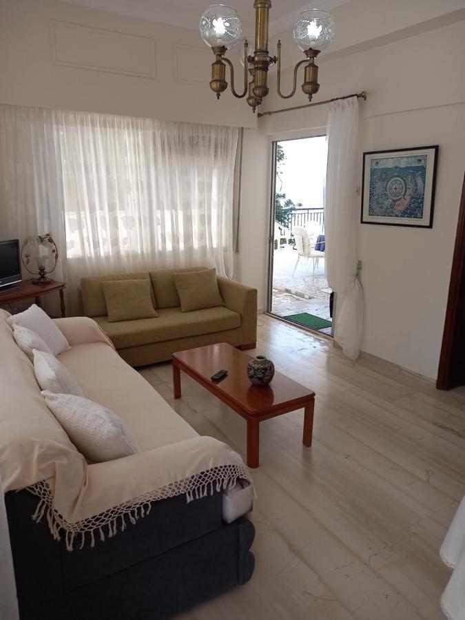 Ekie Apartment With Sea View Kalamata Eksteriør billede