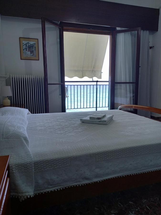 Ekie Apartment With Sea View Kalamata Eksteriør billede