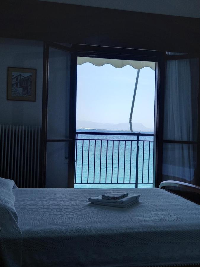 Ekie Apartment With Sea View Kalamata Eksteriør billede