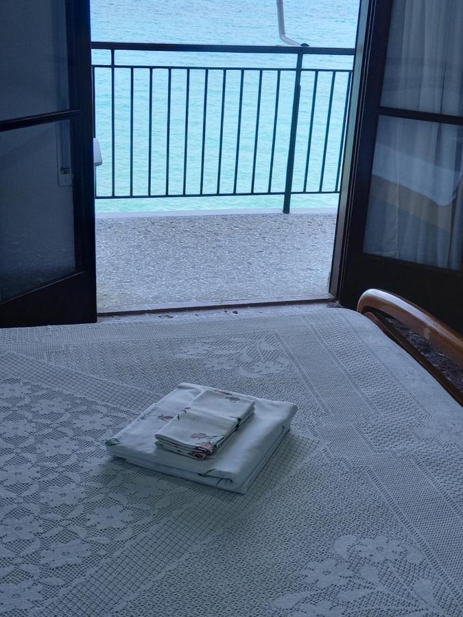Ekie Apartment With Sea View Kalamata Eksteriør billede