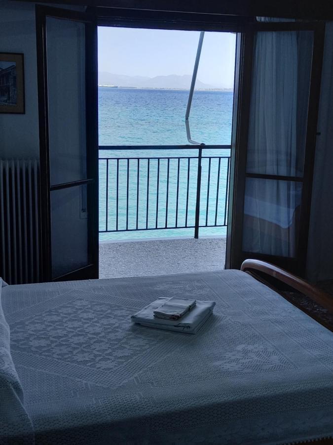 Ekie Apartment With Sea View Kalamata Eksteriør billede